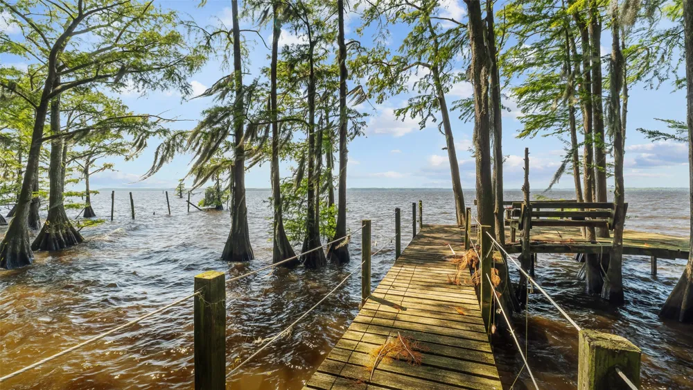 10129 Hudson Road Mooringsport, LA 71060