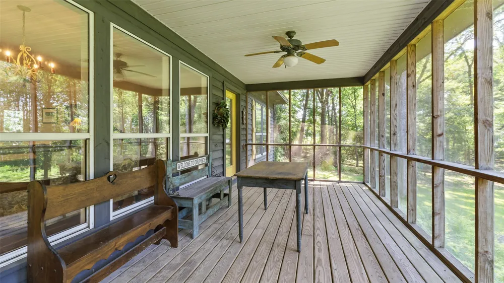 10129 Hudson Road Mooringsport, LA 71060