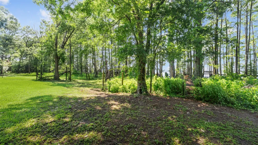 10129 Hudson Road Mooringsport, LA 71060