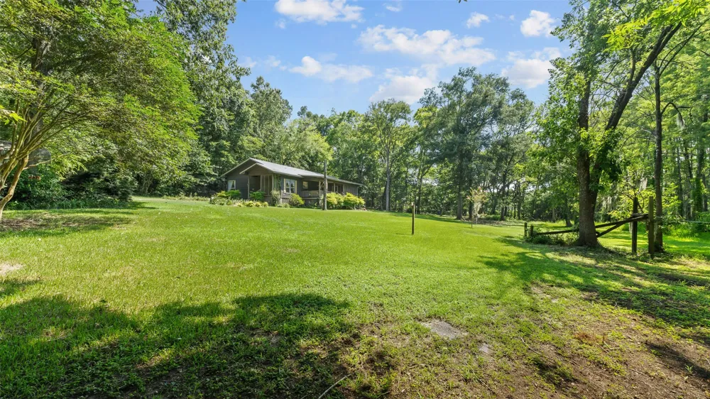 10129 Hudson Road Mooringsport, LA 71060