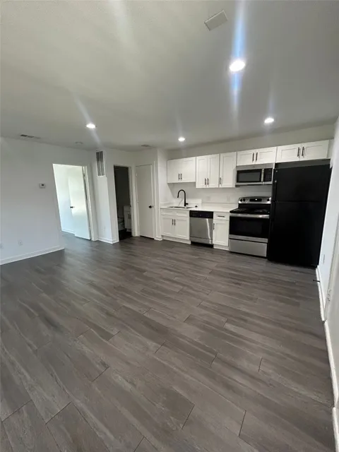 321 E 8th Street #216