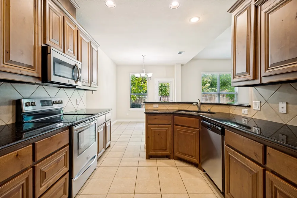 241 Barrington Lane Lewisville, TX 75067