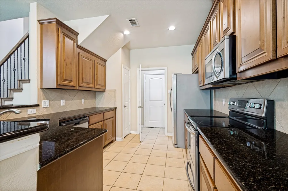 241 Barrington Lane Lewisville, TX 75067