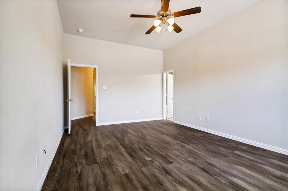 241 Barrington Lane Lewisville, TX 75067