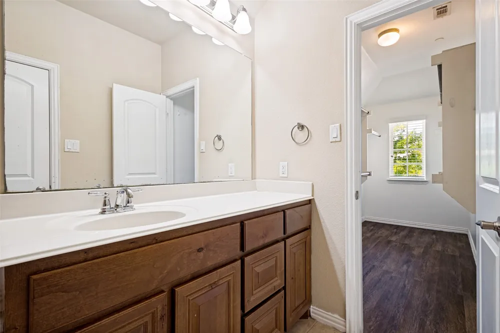 241 Barrington Lane Lewisville, TX 75067