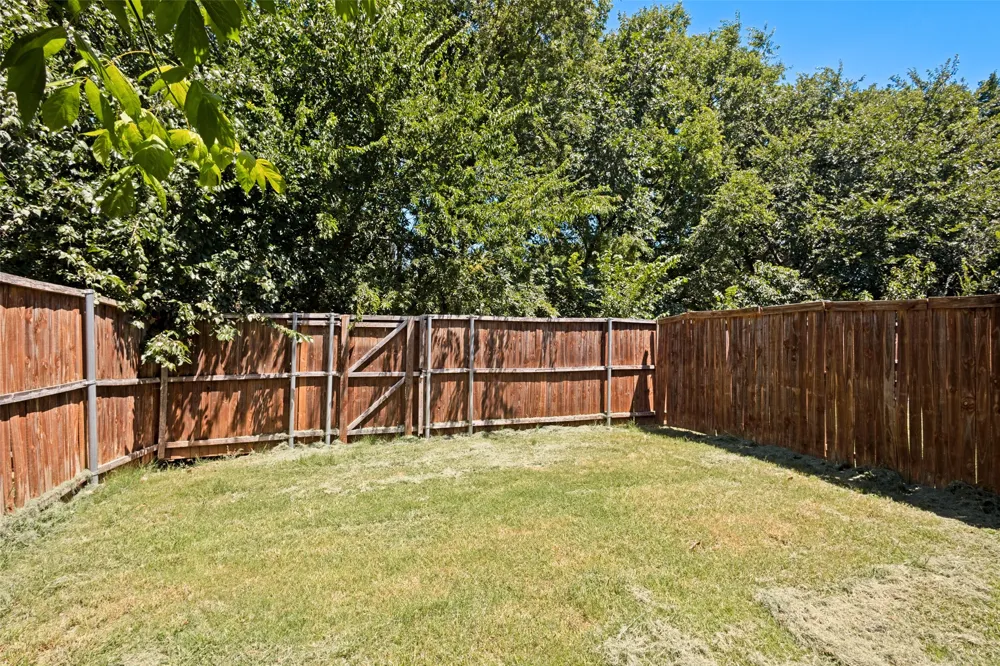 241 Barrington Lane Lewisville, TX 75067