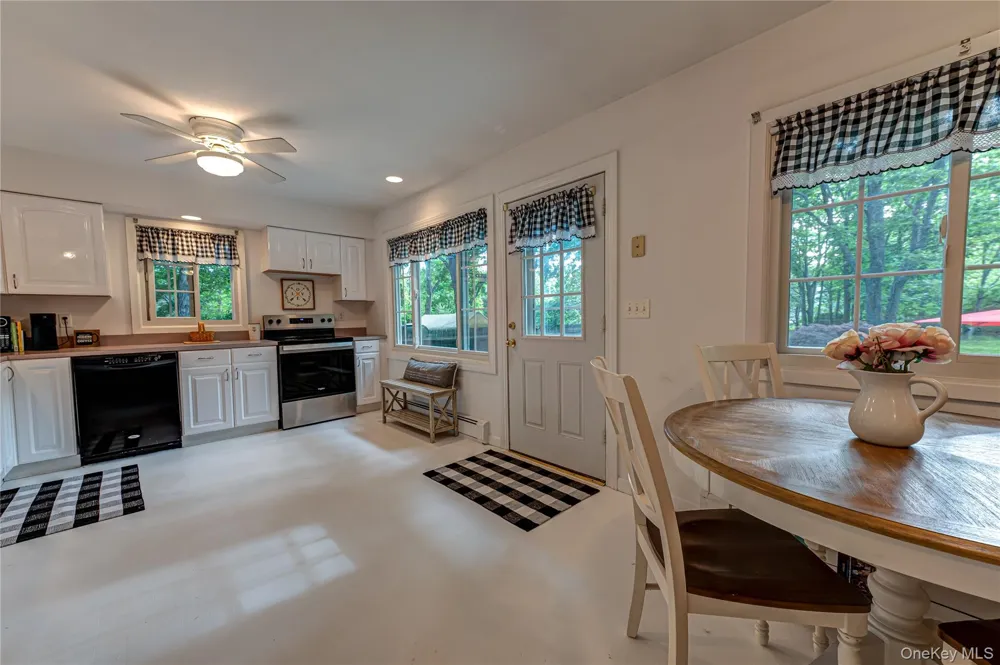 480 Miller Place Road Miller Place, NY 11764
