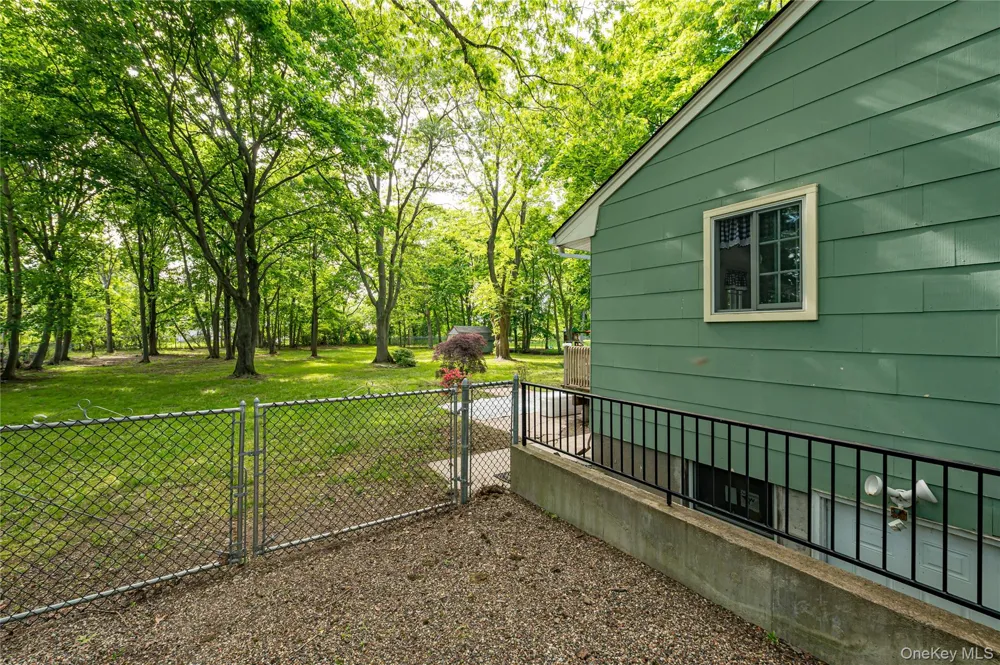 480 Miller Place Road Miller Place, NY 11764