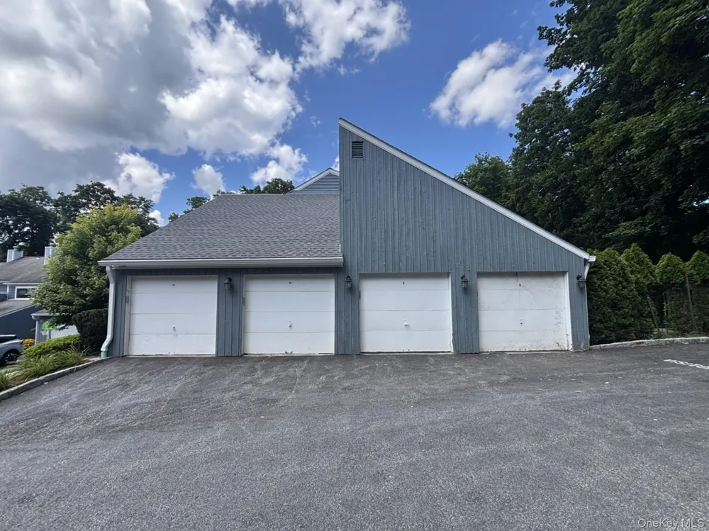 13 Timber Ridge Mount Kisco, NY 10549