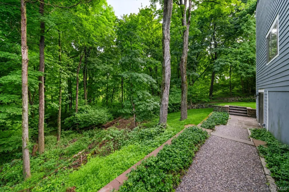 13 Timber Ridge Mount Kisco, NY 10549