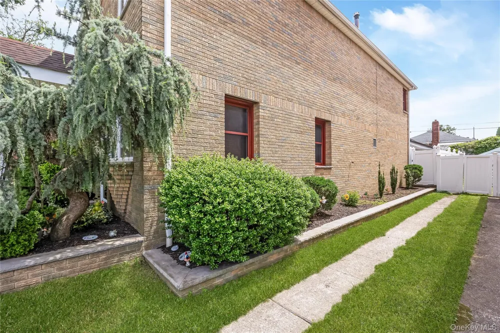 151-62 24th Road Whitestone, NY 11357