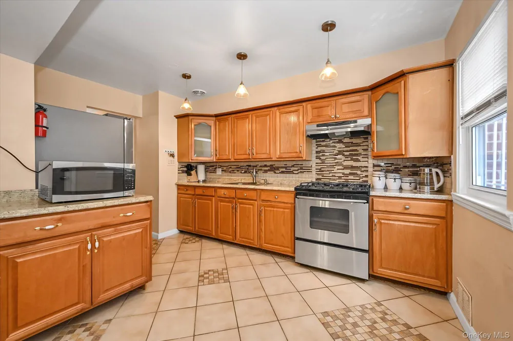 253-27 147th Avenue Rosedale, NY 11422