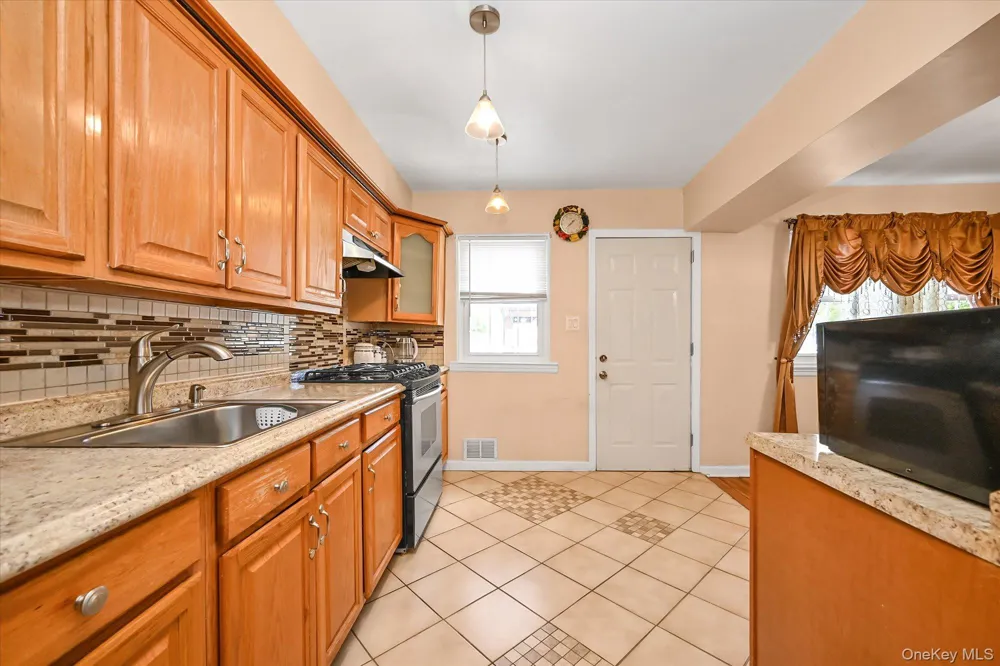 253-27 147th Avenue Rosedale, NY 11422