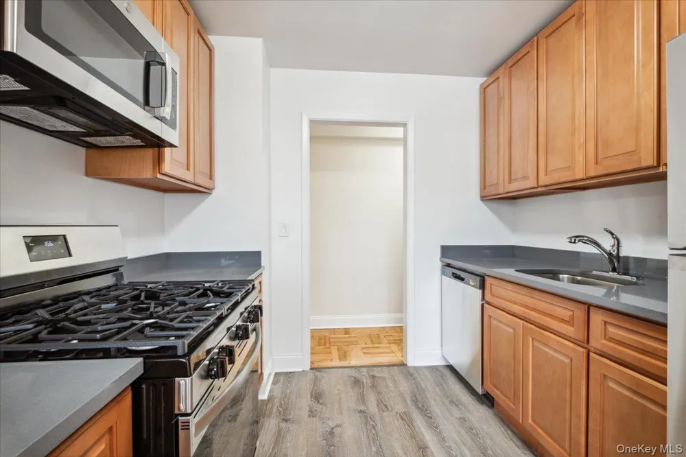 2 Washington Square #1G Larchmont, NY 10538