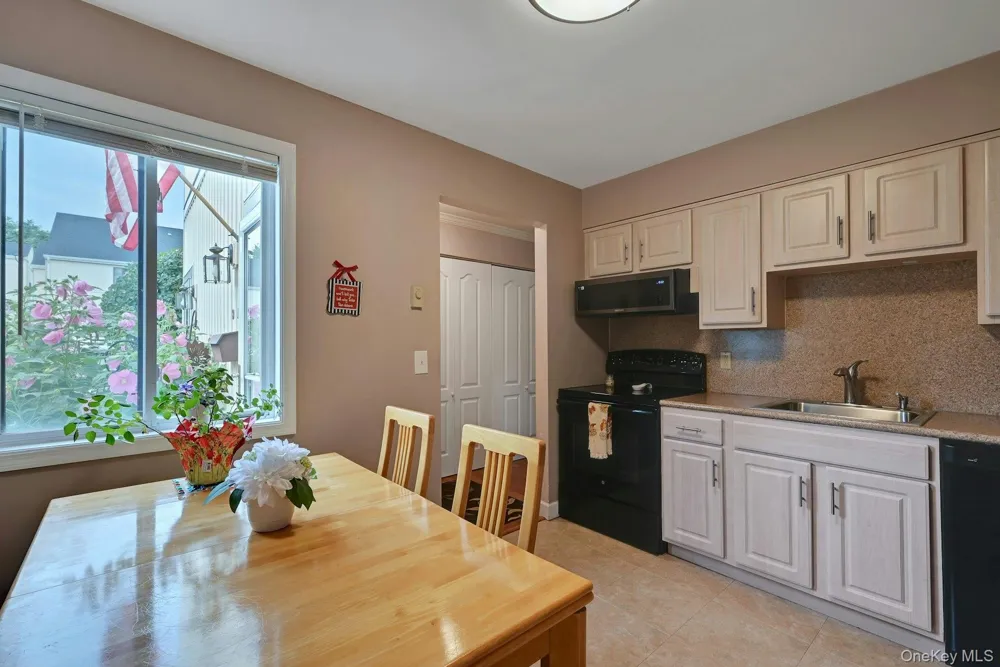 26 Kenneth Stuart #A Mohegan Lake, NY 10547