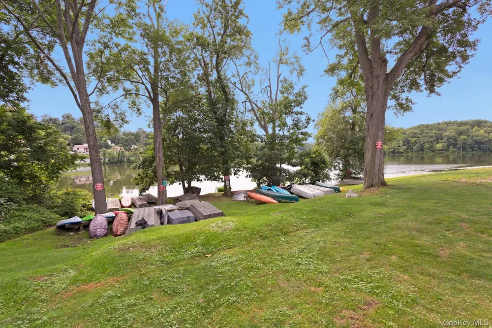 26 Kenneth Stuart #A Mohegan Lake, NY 10547