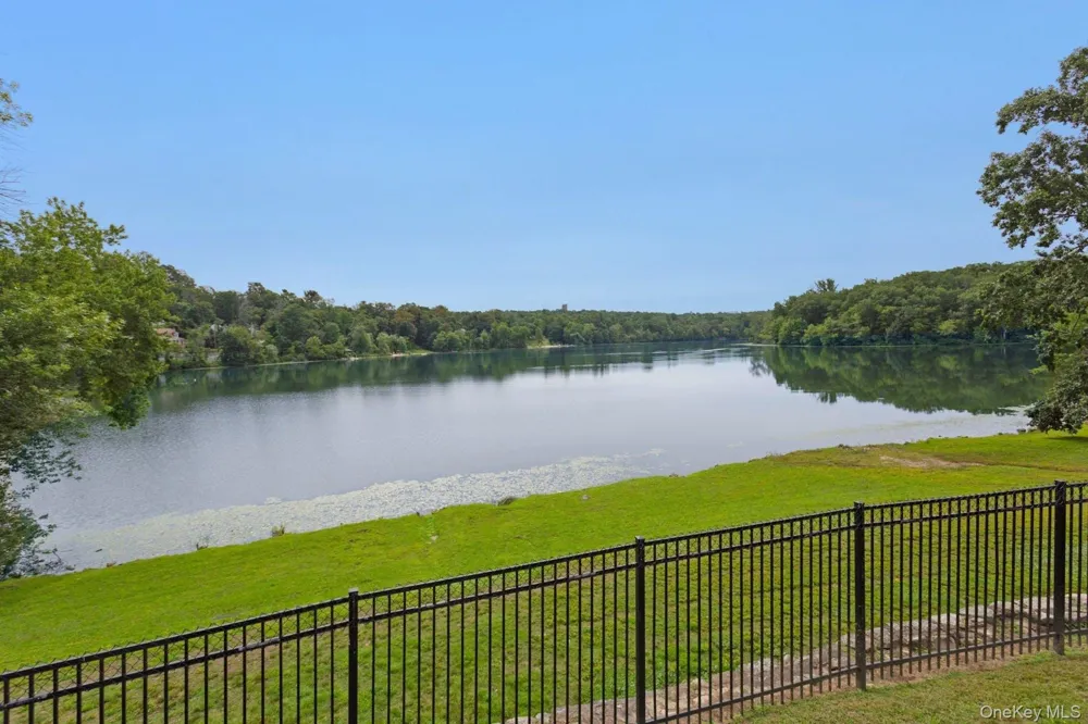 26 Kenneth Stuart #A Mohegan Lake, NY 10547
