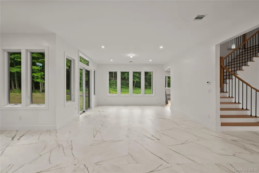31 Argo Lane Monsey, NY 10977