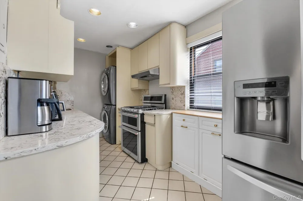 163-02 Willets Point Blvd. ##4-221 Whitestone, NY 11357