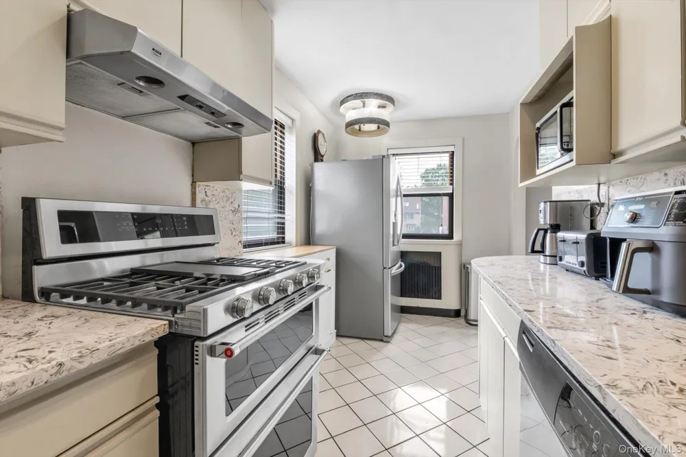 163-02 Willets Point Blvd. ##4-221 Whitestone, NY 11357