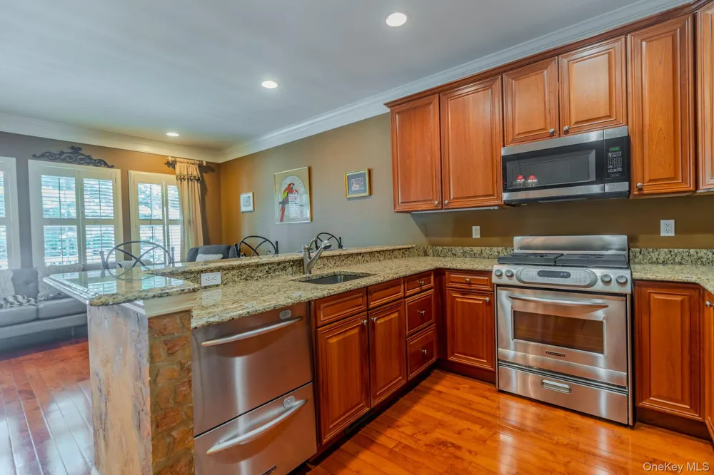 43 Torrey Pine Lane #82 Bay Shore, NY 11706