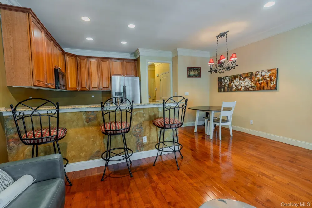 43 Torrey Pine Lane #82 Bay Shore, NY 11706
