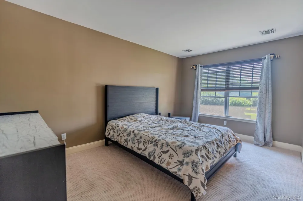 43 Torrey Pine Lane #82 Bay Shore, NY 11706