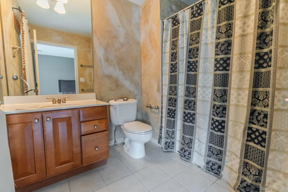43 Torrey Pine Lane #82 Bay Shore, NY 11706