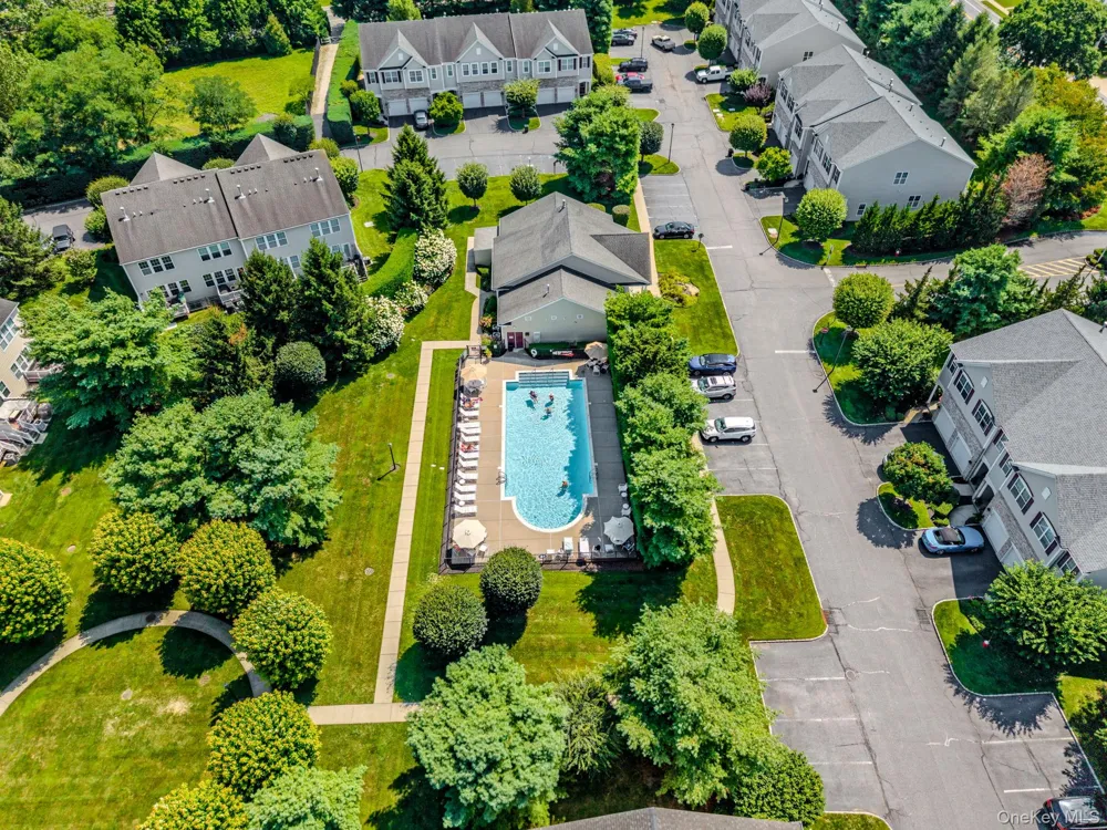 43 Torrey Pine Lane #82 Bay Shore, NY 11706