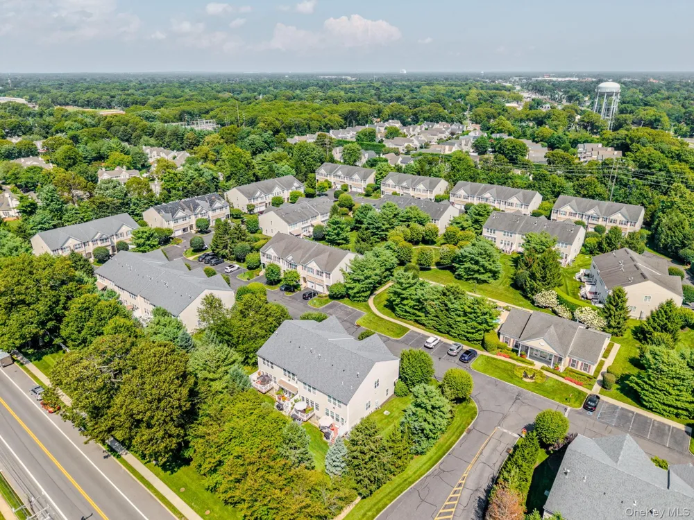 43 Torrey Pine Lane #82 Bay Shore, NY 11706