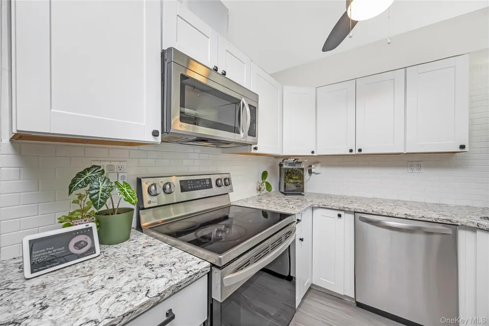 615 Sleepy Hollow Drive Shirley, NY 11967