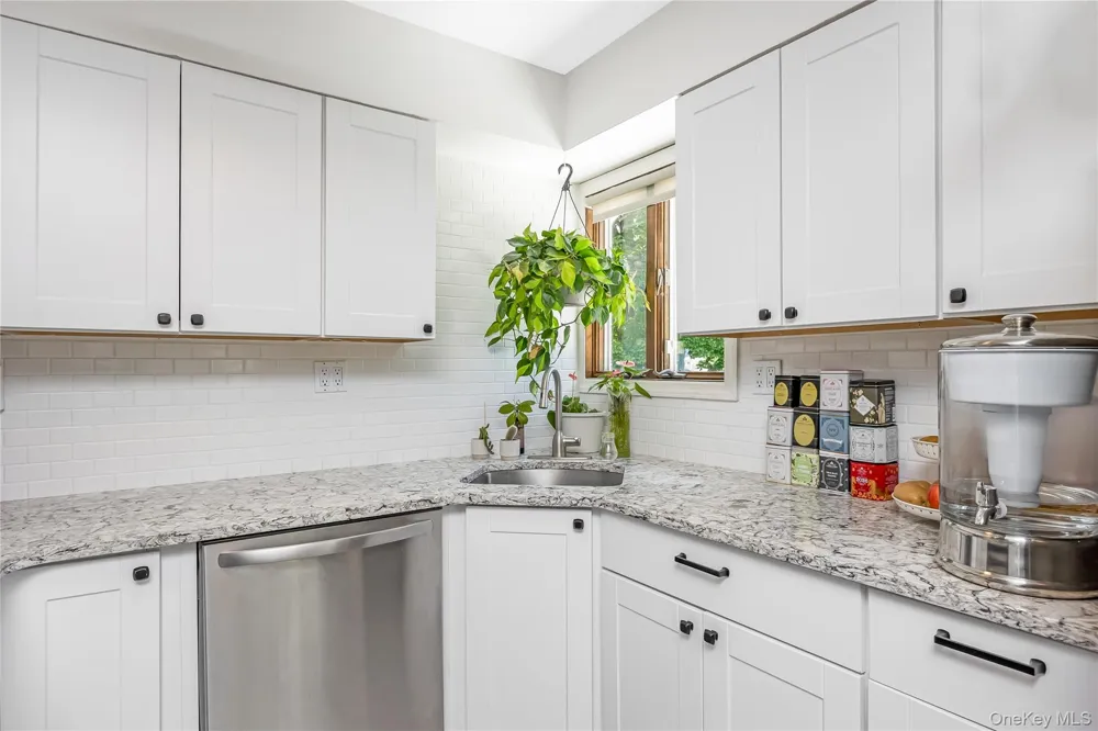 615 Sleepy Hollow Drive Shirley, NY 11967