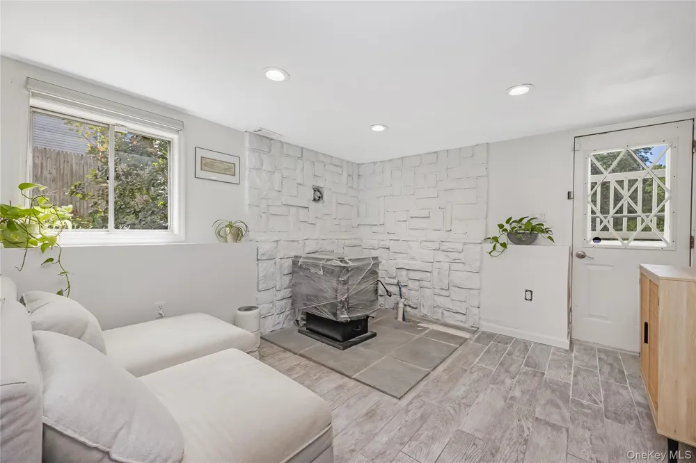 615 Sleepy Hollow Drive Shirley, NY 11967