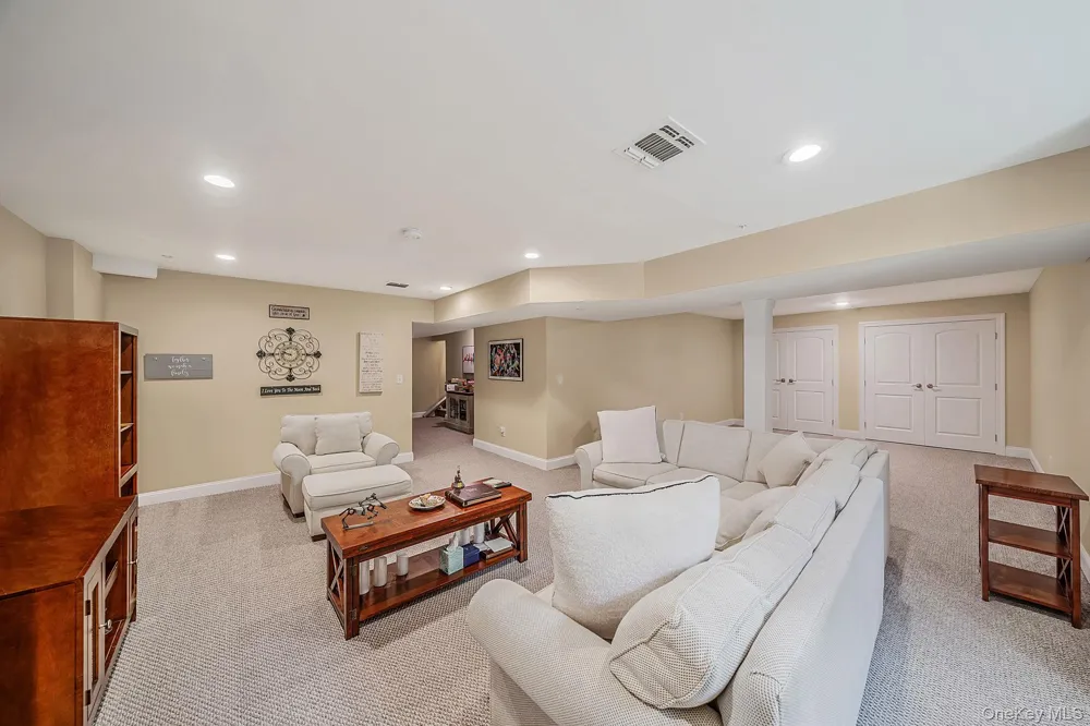 32 Avery Way Blue Point, NY 11772