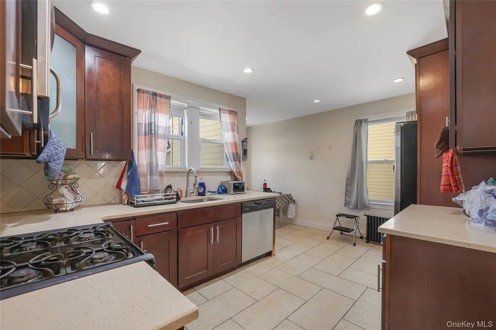 225-25 106th Avenue Queens Village, NY 11429