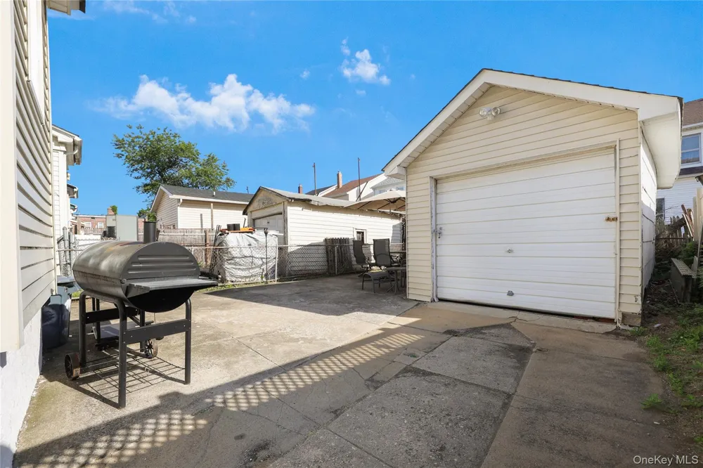 225-25 106th Avenue Queens Village, NY 11429
