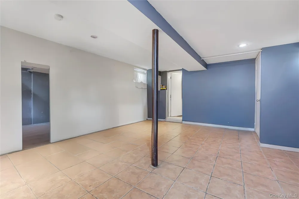 225-25 106th Avenue Queens Village, NY 11429