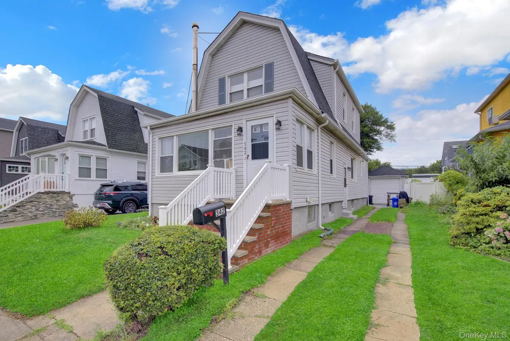 342 E Walnut Street Long Beach, NY 11561