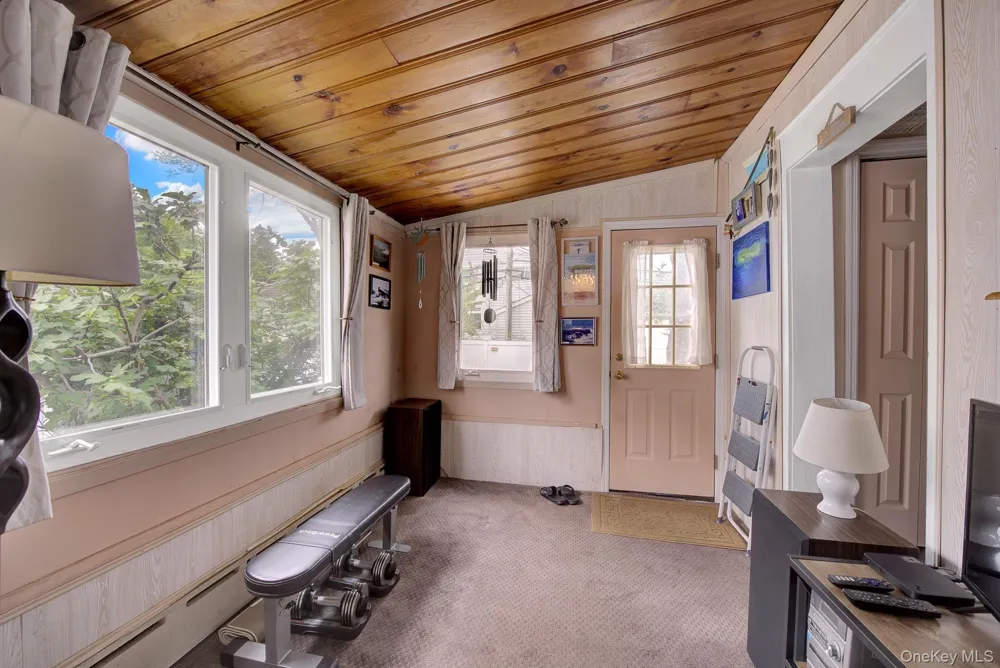 342 E Walnut Street Long Beach, NY 11561