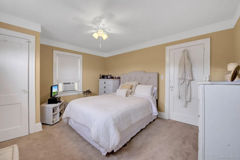 342 E Walnut Street Long Beach, NY 11561
