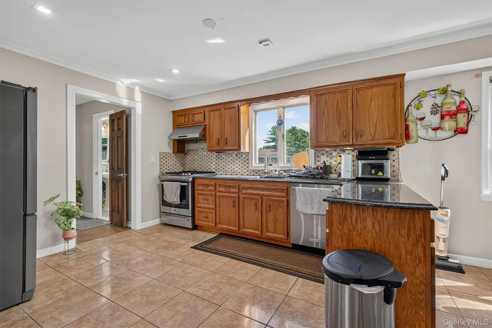 11 Allison Circle Garnerville, NY 10923