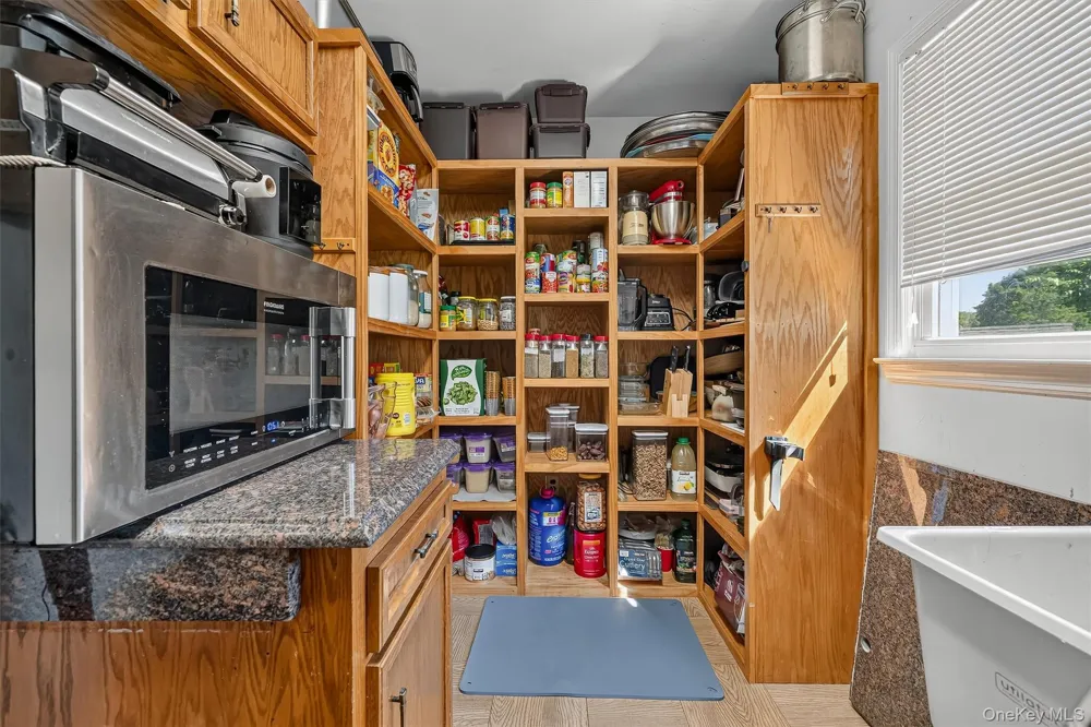 11 Allison Circle Garnerville, NY 10923