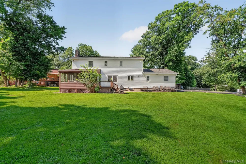 11 Allison Circle Garnerville, NY 10923