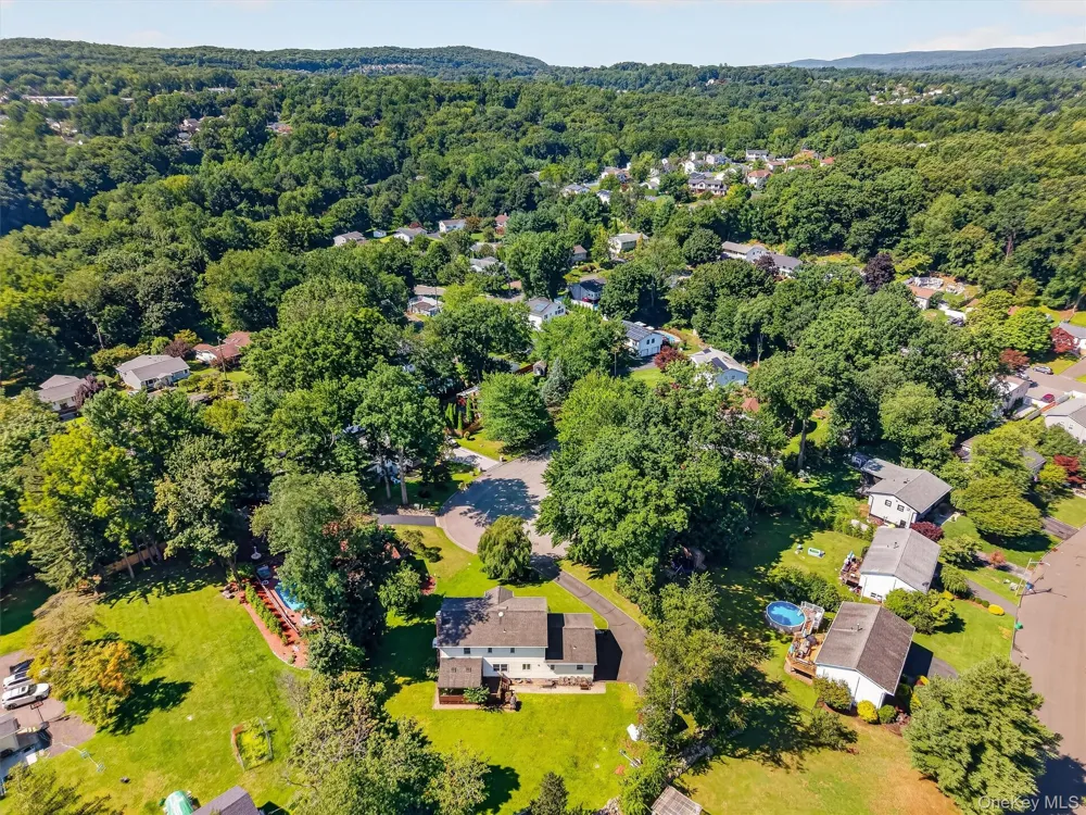 11 Allison Circle Garnerville, NY 10923
