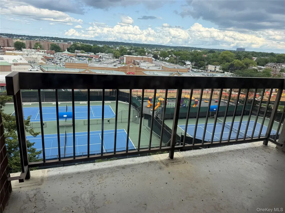 2 BAY CLUB DRIVE #7Y Bayside, NY 11360