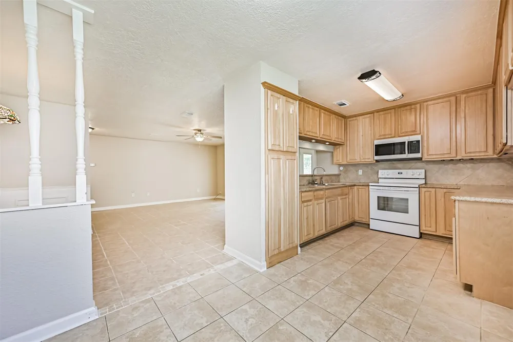 1113 Heron Drive Seabrook, TX 77586