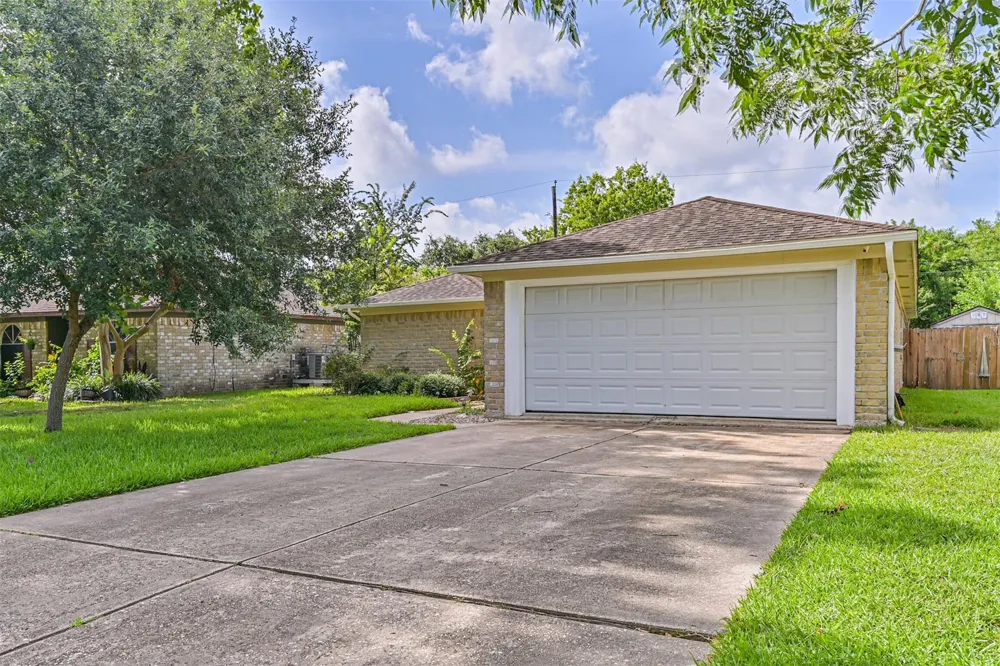 1113 Heron Drive Seabrook, TX 77586