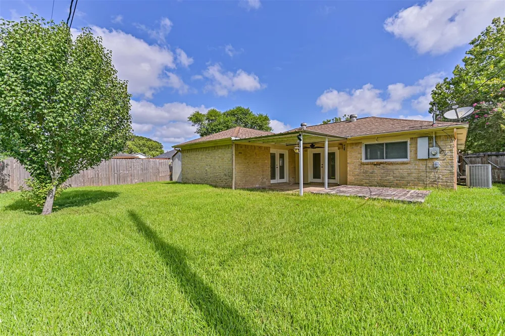 1113 Heron Drive Seabrook, TX 77586