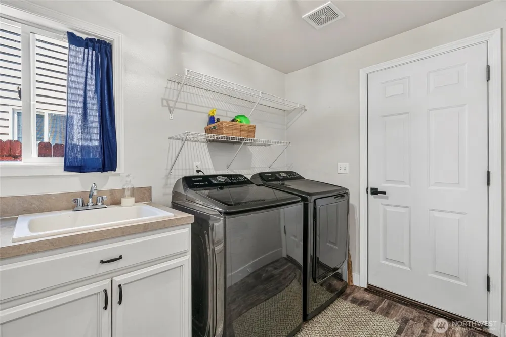 63 Chickadee Drive Kelso, WA 98626
