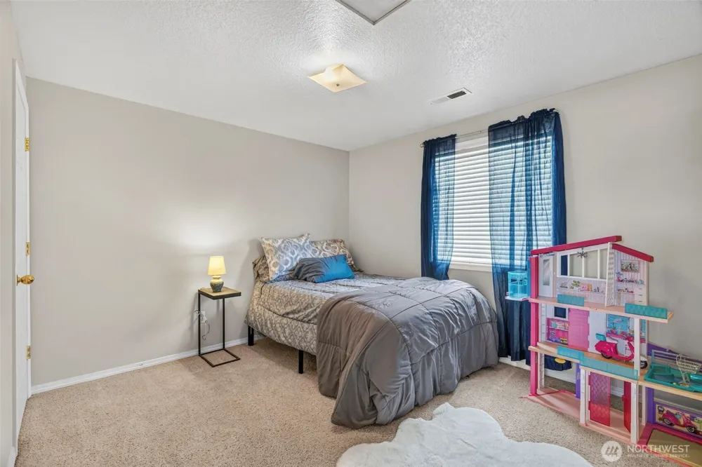 63 Chickadee Drive Kelso, WA 98626